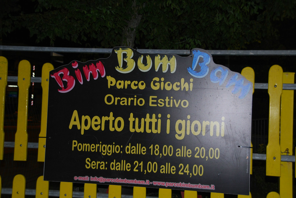 Speelpark Bim Bum Bam, voor kinderen tot ca. 12 jaar op loopafstand van de camping. In het hoogseizoen vrijwel iedere avond geopend